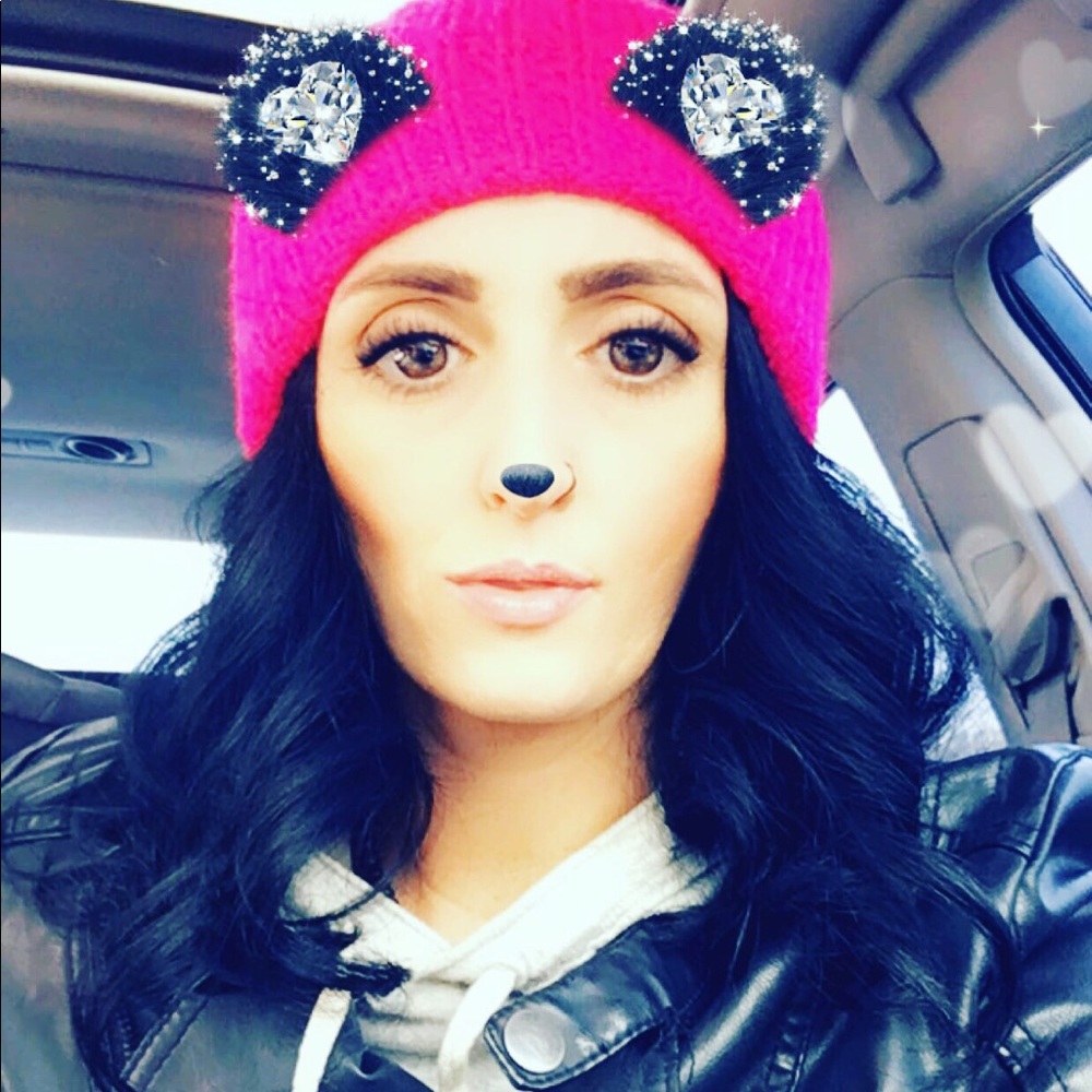 Meet your Posher, Monica